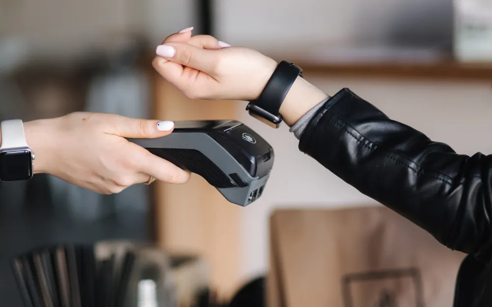 NFC płatności smartwatchem